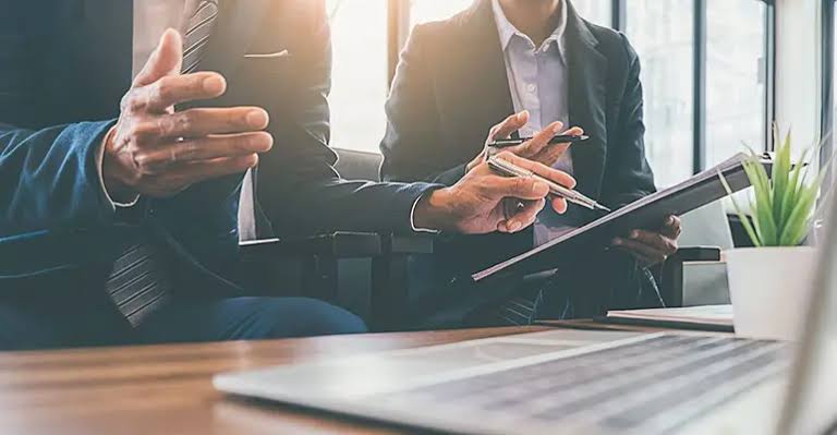 کوچینگ کسب‌وکار در گیلان چیست و چه تفاوتی با مشاوره دارد؟